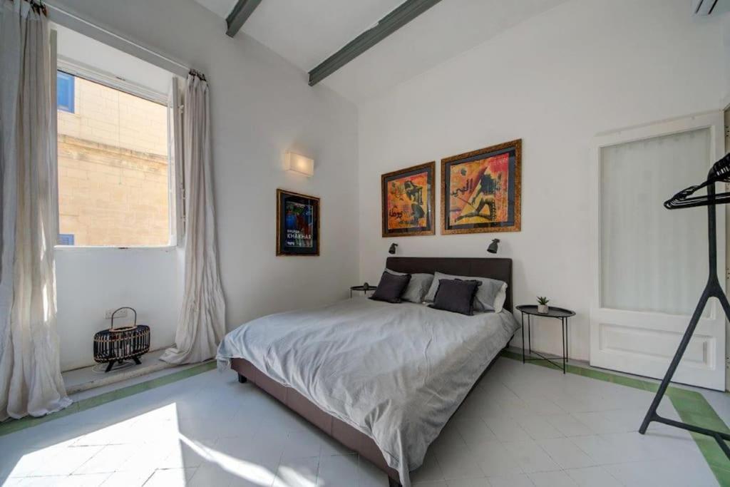 Traditional Maltese Town House In Floriana Exterior foto